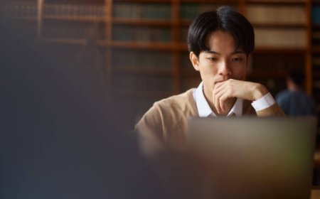 Top CV Writing Services to Land Your Dream Job in 2025