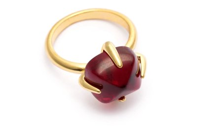 Floral Motif Gold Earrings: Bringing Nature’s Beauty to Your Jewelry Box