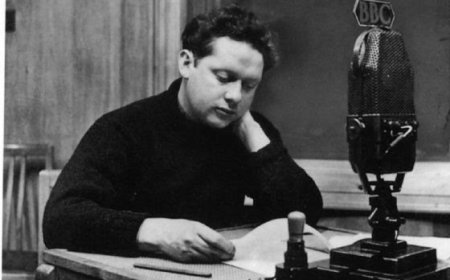 Why Is Dylan Thomas Called a Lyrical Genius?