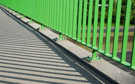 Dealing with Old or Broken Fencing? Call Smart Choice Fence – Pensacola’s Top Fence Company