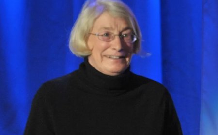 How Does Mary Oliver Explore the Divine?