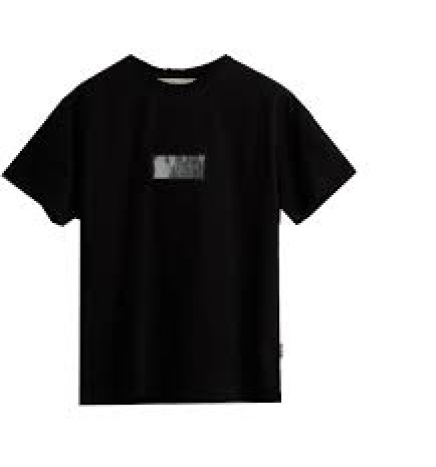 Advisory Board Crystals Apparel Elevating Streetwear with Unique Aesthetics