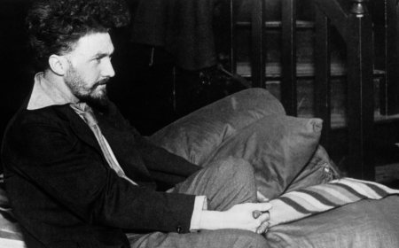 What defines Ezra Pound's literary vision?