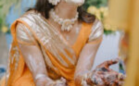 Shop VAIDAAN’s Flower Jewellery – Perfect for Every Occasion