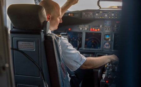 Take Off Virtually: Explore Top Flight Simulators Near You