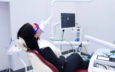 Get a Hollywood Smile with In-Chair Whitening Near South Brisbane
