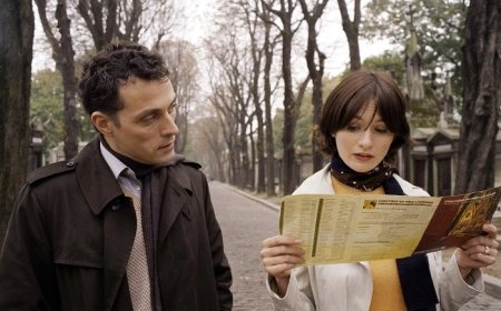 Do French Romance Movies focus on passionate or subtle love?