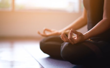 How Live Morning Meditations Help You Build Strong Habits