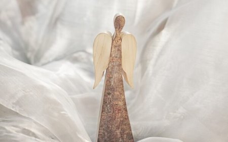 Building Client Trust: 7 Ways Custom Corporate Gifts Deliver Results