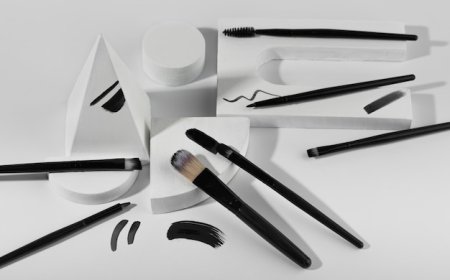 Top Lash Accessories Every Beauty Lover Needs