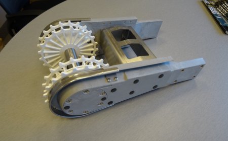 Comparing Stainless Steel and Plastic Belt Food Conveyors