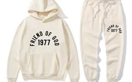 Essential Hoodies That Are a Must for Your Fall Wardrobe
