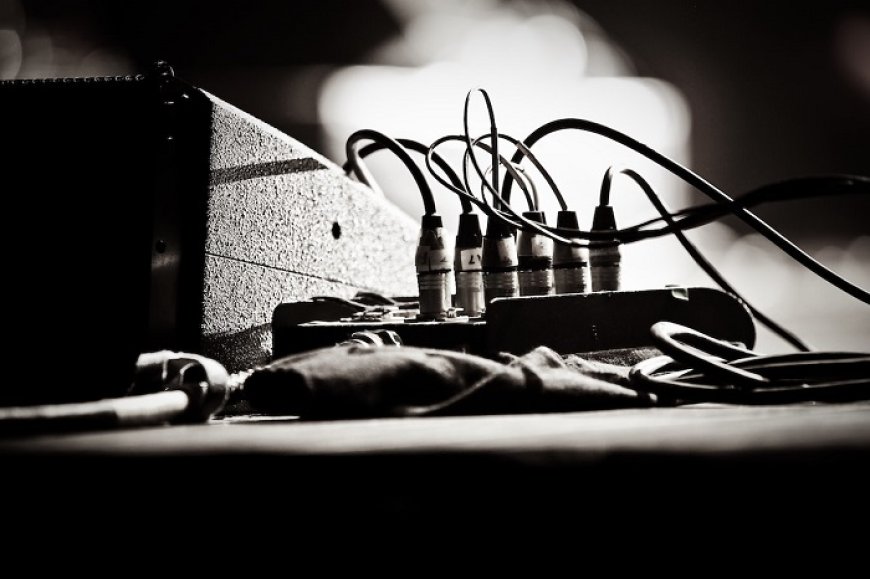 What Emotions Fuel Grunge Music Lyrics?