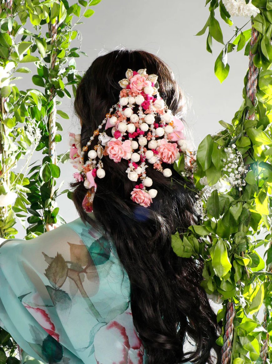 Explore VAIDAAN’s Latest Flower Jewellery Sets for Haldi & Mehendi