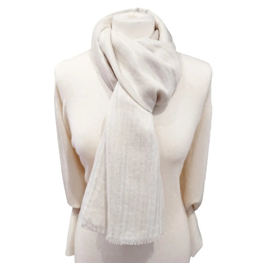 Why Gold Shawls and Wraps Are a Wardrobe Essential