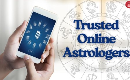 Connect with Online Astrologer on Vedic Meet App