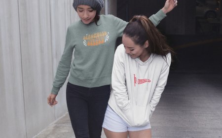 Women's Graphic Tops: A Must-Have Fashion Essential