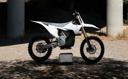 Which Electric Bike is Better for Adventure: Lightweight or High-powered Models?