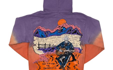 Key Features That Make the Warren Lottas Hoodie a Must-Have Piece