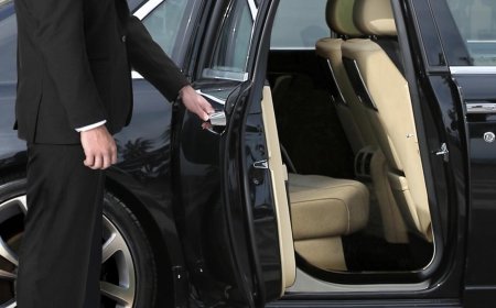 6 Reasons to Book a Chauffeur Service for Your Next Trip