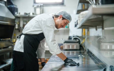 How Commercial Kitchen Cleaning Can Improve Efficiency and Hygiene