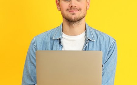 How an Online Tutor in UAE Boosts Student Confidence