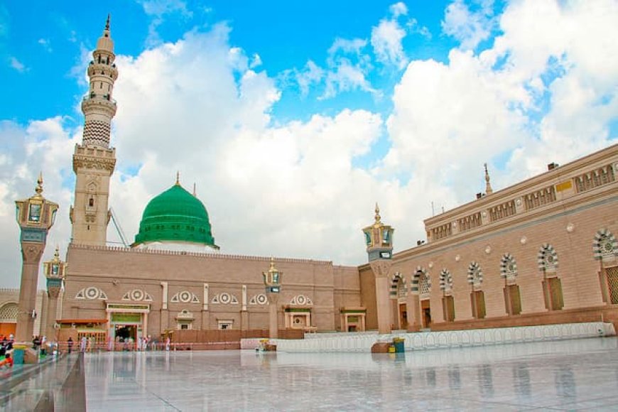 Get Ready for a Peaceful Group Umrah Journey – Book Your Package Now