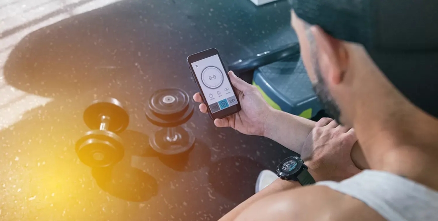 Are Sunlight Readable Monitors the Missing Link in Outdoor Equipment Interfaces?