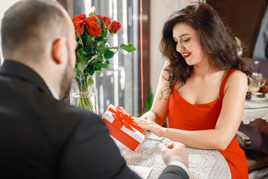 Last-Minute Karwa Chauth Gift Ideas That Will Still Impress Her