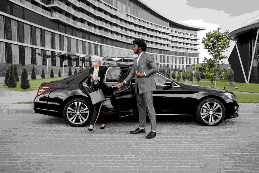 Professional Chauffeur Services Paris: Comfortable Transfers for Holiday Events