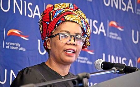 Puleng LenkaBula’s Struggles as a Pioneer for Future Leaders