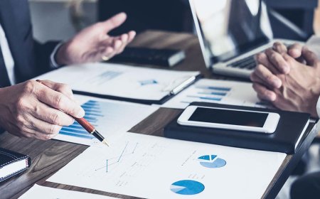 Data-Driven Commercial Banking: Turning Information into Customer Value