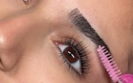 What should you go for – eyelash extension or lash lift