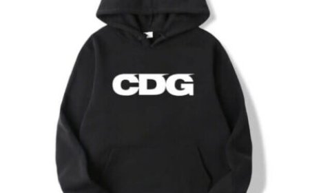 The Timeless Appeal of the CDG Hoodie — Where Streetwear Meets Art