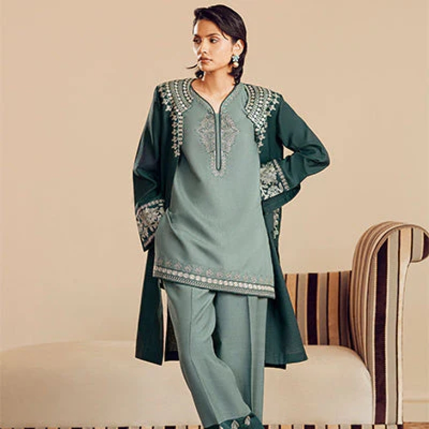 Which Formal Wear Collection Is Trending in 2025?